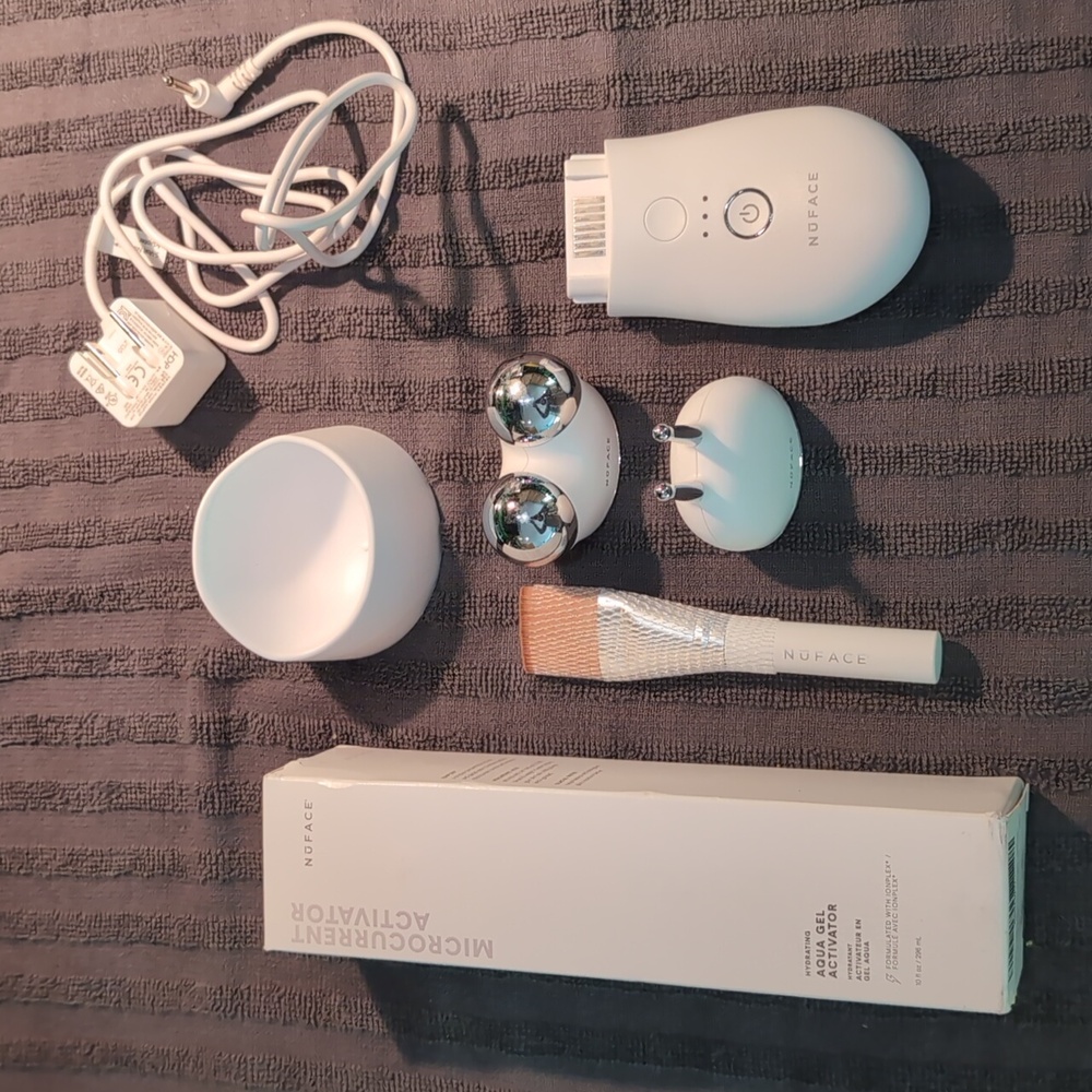 NuFACE Trinity+ Microcurrent Facial Toning Device Set